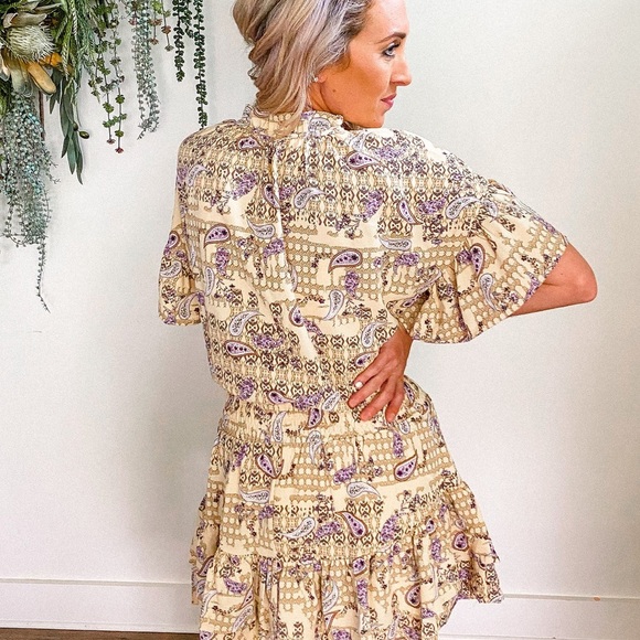 Entro NWT tasseled Paisley Dress Sz Medium Flutter Sleeve Ruffle - Picture 2 of 13